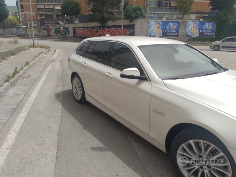 Usata BMW 525 Luxury Line 218 CV (160 kW) 2014 Bianco Station wagon