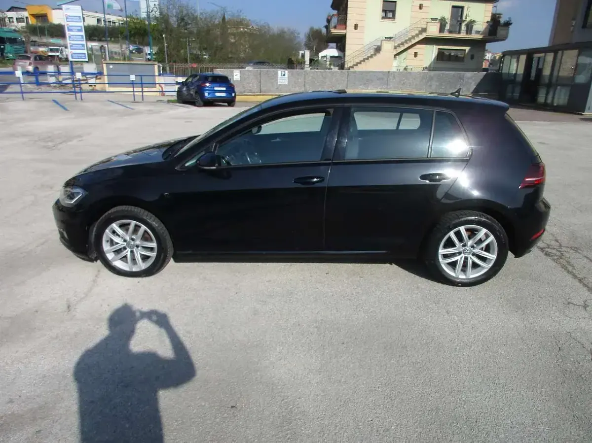 Usata VW Golf VII Business 116 CV (85 kW) 2020 Nero Berlina