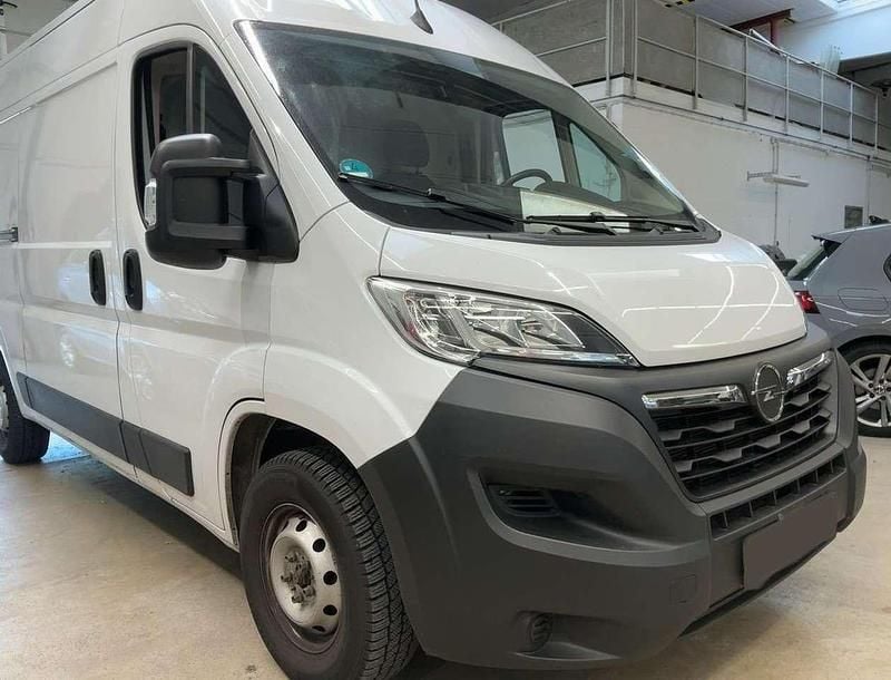 Bianco Usata 2023 Opel Movano Station wagon | 18.550 € (Buon prezzo) - Immagine 1/3