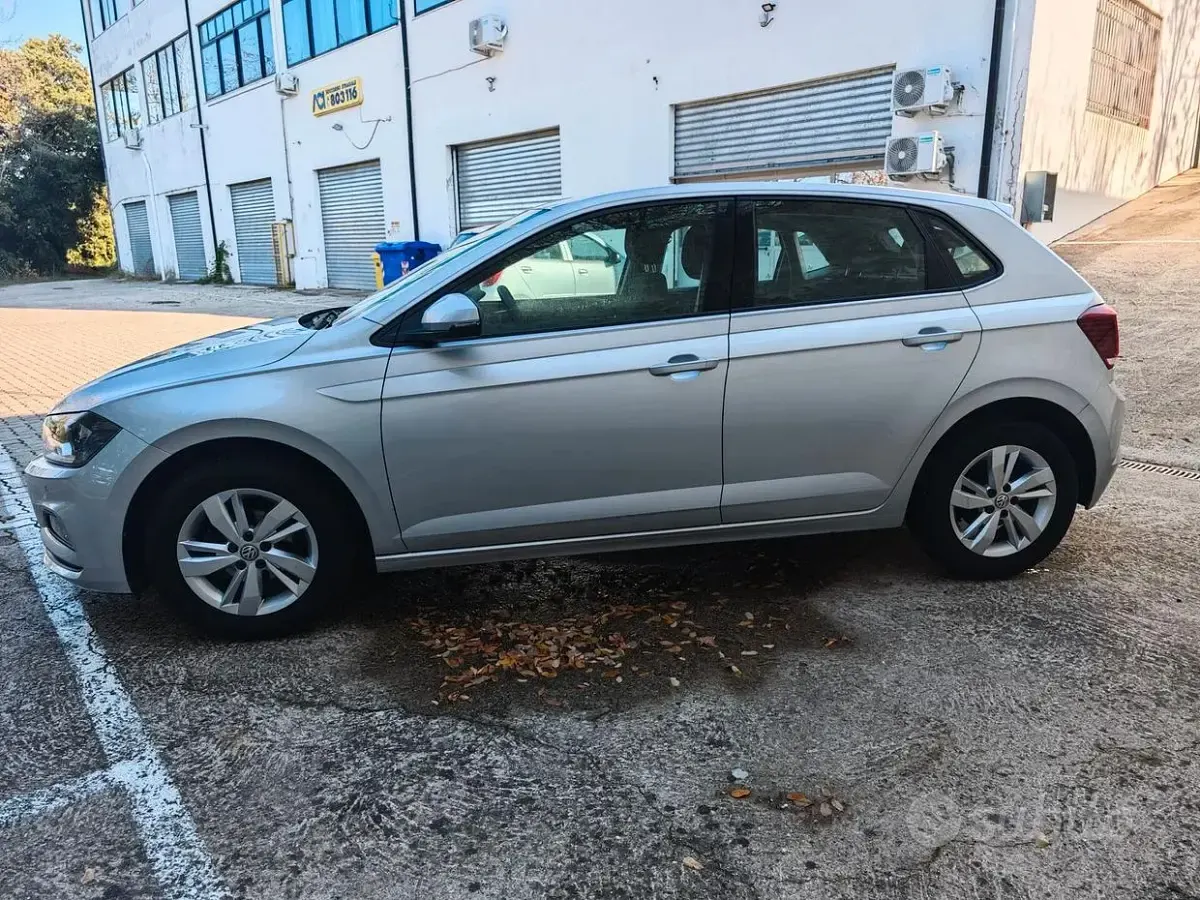 Usata VW Polo 80 CV (58 kW) 2019 Grigio Utilitaria