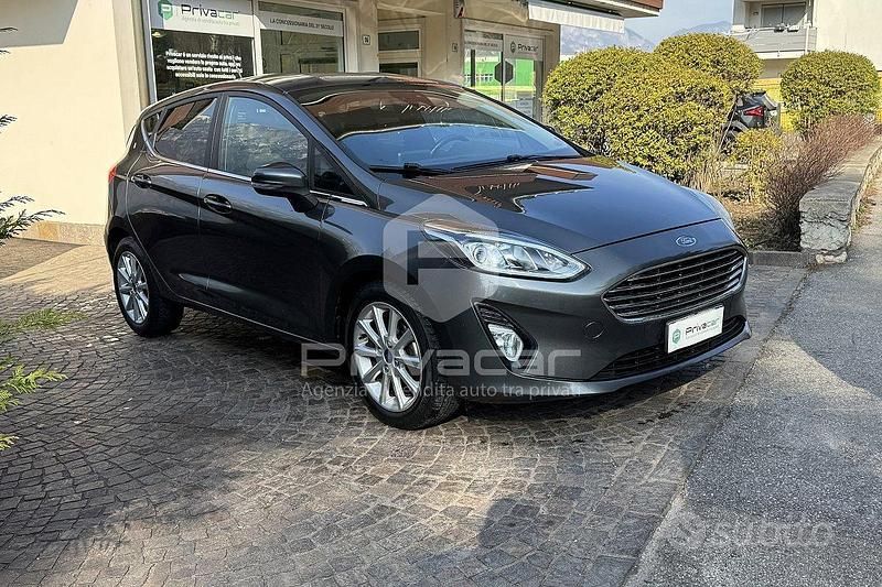 Usata Ford Fiesta Titanium 86 CV (63 kW) 2018 Grigio Utilitaria
