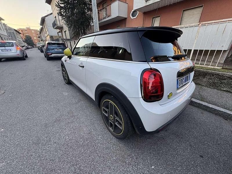 Usata Mini Cooper SE 75 kW (102 CV) 2023 Utilitaria