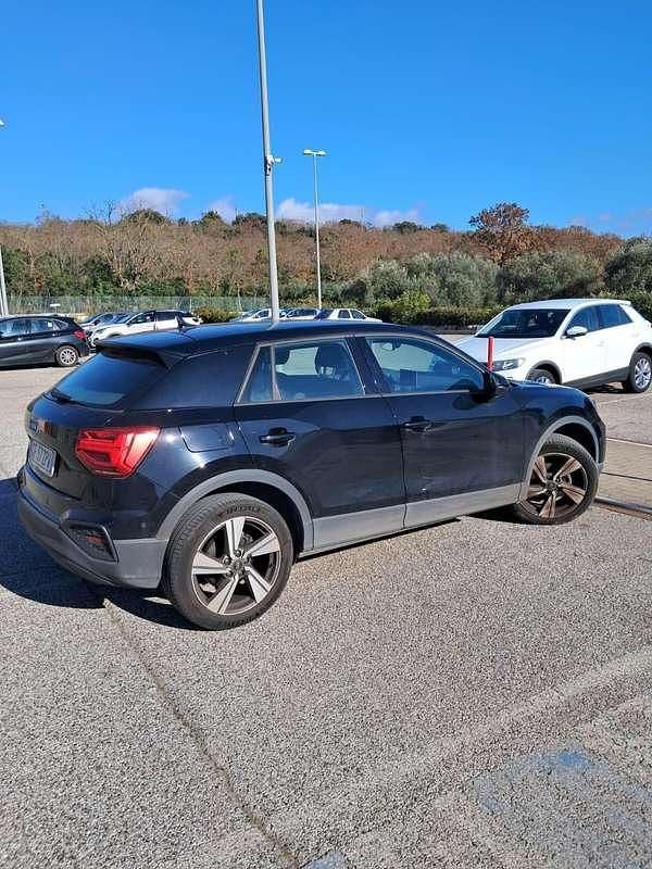 Usado Audi Q2 Ambiente 150 CV (110 kW) 2021 Negro SUV