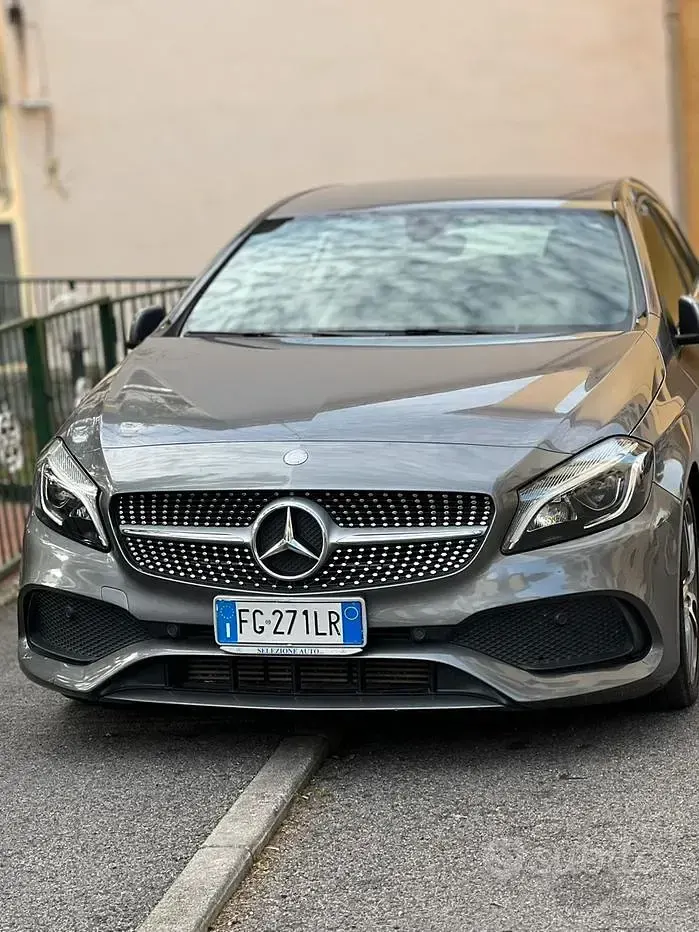 Usata Mercedes A180 109 CV (80 kW) 2017 Grigio Utilitaria