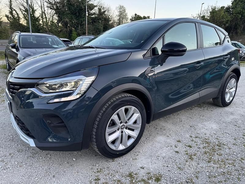 Usata Renault Captur Intens 100 CV (73 kW) 2022 Grigio SUV