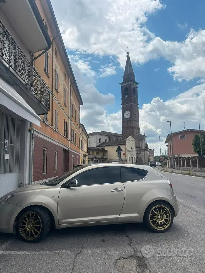 Second-hand Alfa Romeo MiTo 120 CP (88 kW) 2009 Hatchback