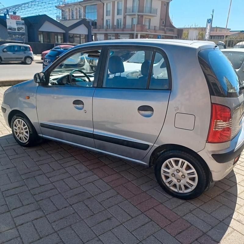 Usata Hyundai Atos 62 CV (45 kW) 2005 Argento Utilitaria