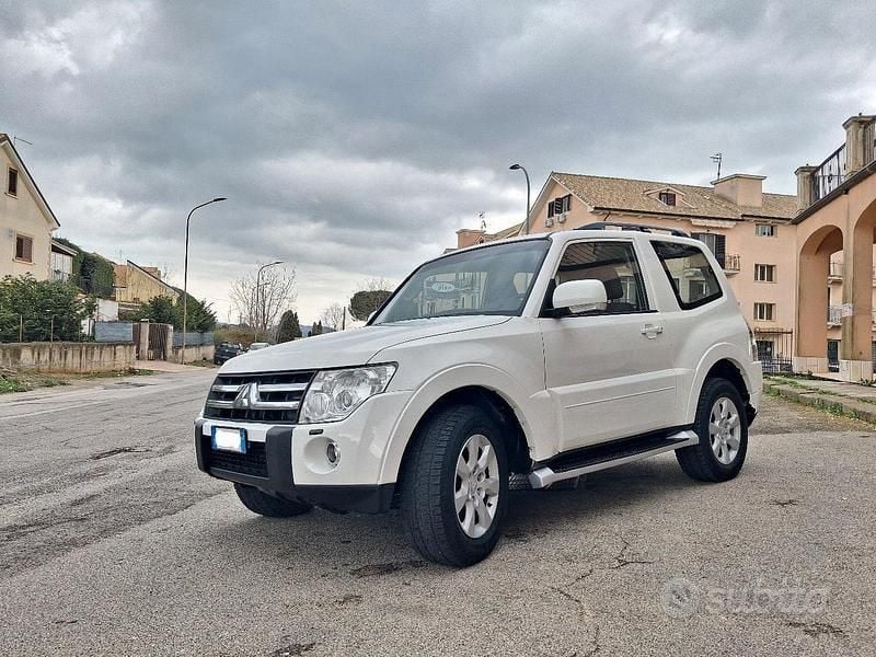 Usata Mitsubishi Pajero 200 CV (147 kW) 2011 Bianco SUV