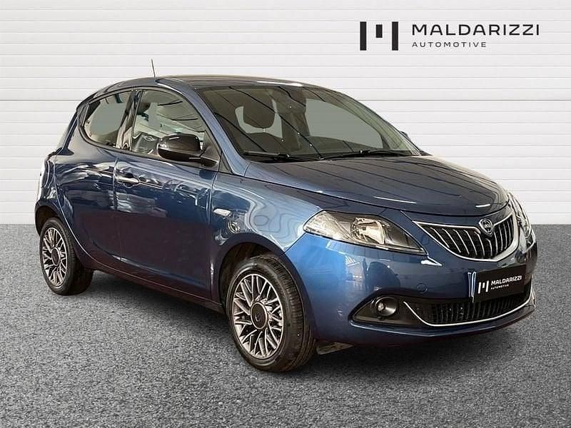 Usata Lancia Ypsilon Gold 69 CV (50 kW) 2023 Blu Utilitaria