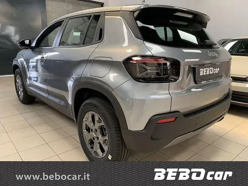 Nuova Jeep Avenger Longitude 101 CV (74 kW) 2025 Grigio SUV