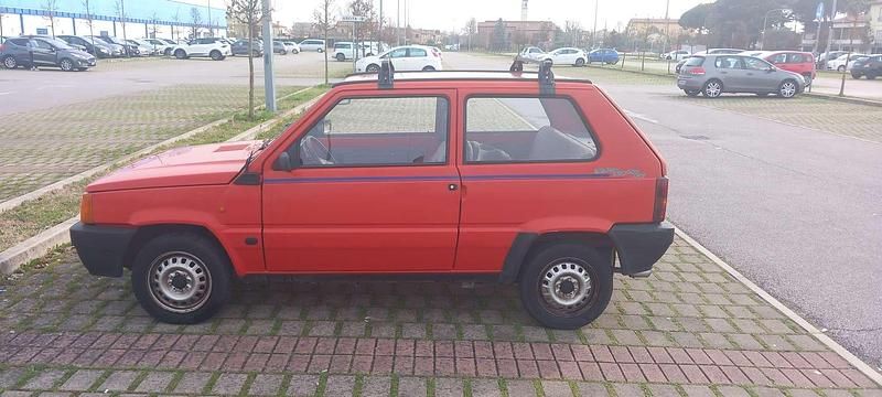 Usata Fiat Panda Young 34 CV (25 kW) 1990 Rosso Berlina