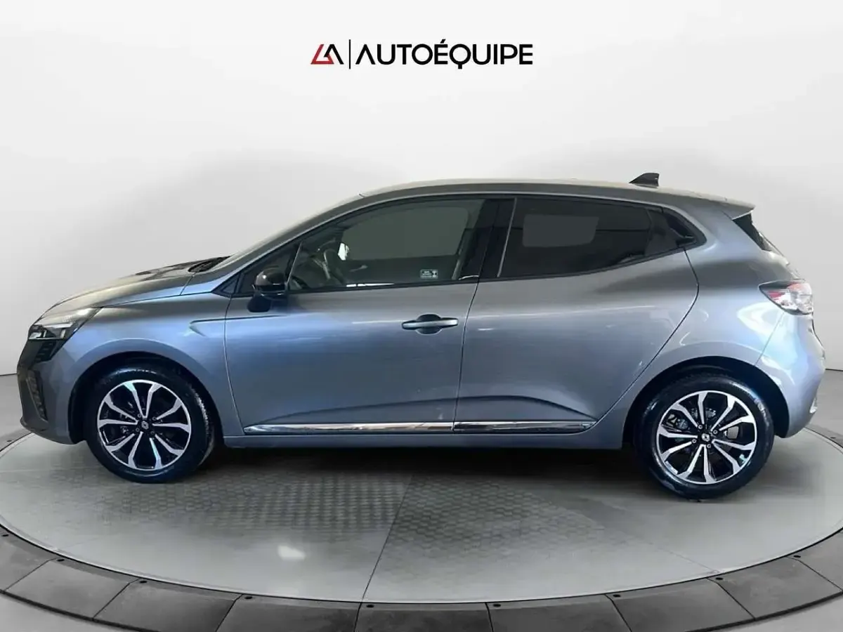 Usata Renault Clio V Techno 91 CV (66 kW) 2025 Grigio Berlina