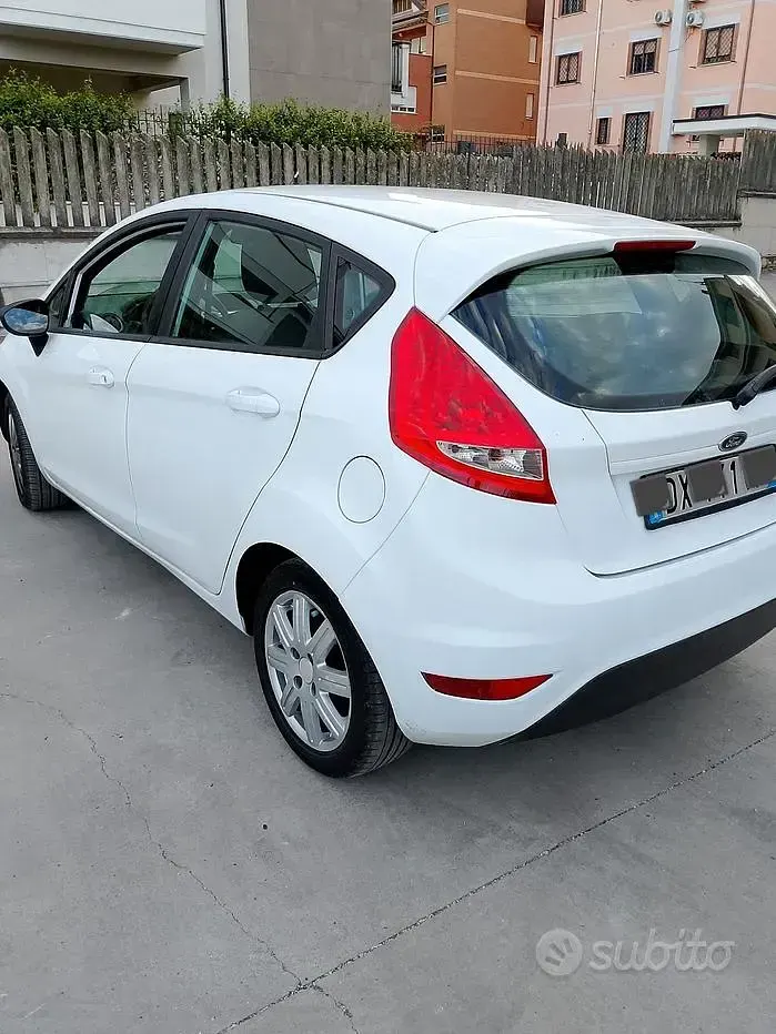 Usata Ford Fiesta 2009 Bianco Berlina
