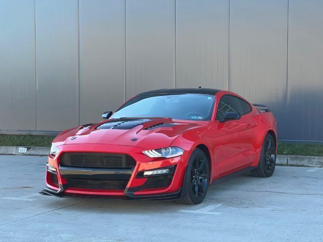 Rosso pastello Usata 2020 Ford Mustang Fastback Coupé | 36.400 € (Super prezzo) - Immagine 1/4
