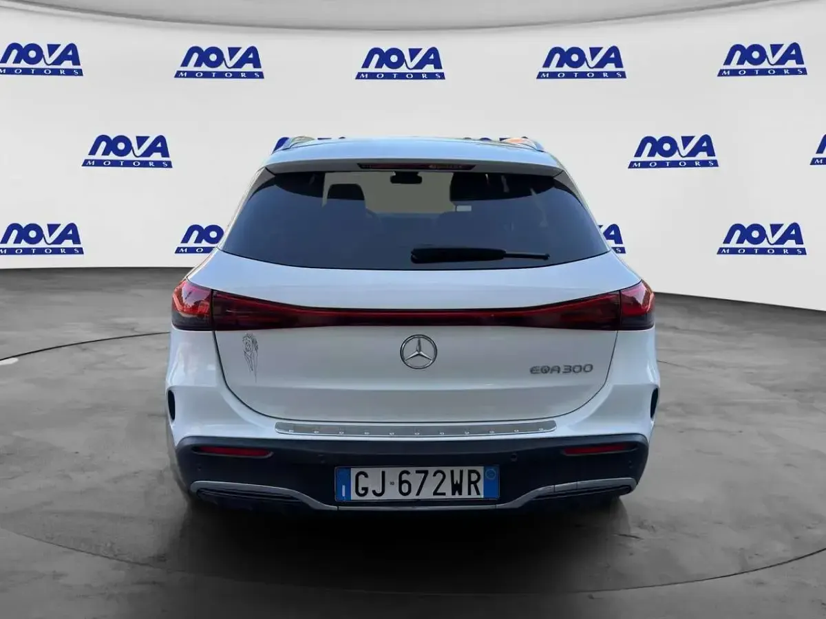 Usata Mercedes EQA300 Premium 80 kW (109 CV) 2022 Bianco SUV