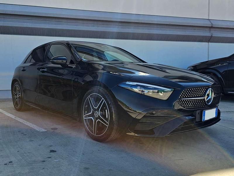 Nero Usata 2024 Mercedes A200 Advanced Plus Tre volumi | 36.900 € (Cara) - Immagine 1/4