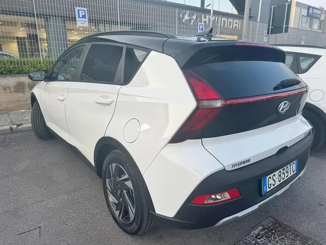 Usata Hyundai Bayon 84 CV (61 kW) 2024 Bianco SUV