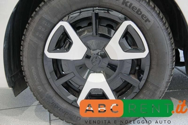 Usata Mazda 2 Center-Line 75 CV (55 kW) 2024 Beige Berlina