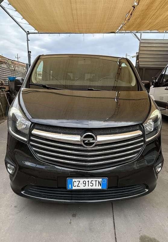 Usata Opel Vivaro 145 CV (106 kW) 2017 Nero Monovolume