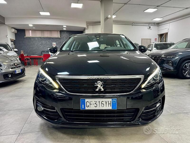 Usata Peugeot 308 Business-Line 131 CV (96 kW) 2021 Nero Berlina