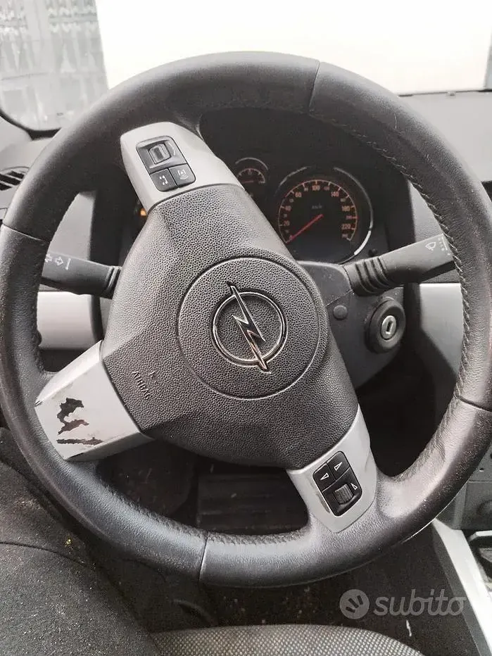 Usata Opel Astra 110 CV (80 kW) 2009 Berlina
