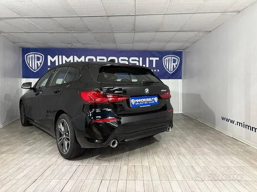 Usata BMW 120 Sport Line 190 CV (139 kW) 2020 Nero Utilitaria