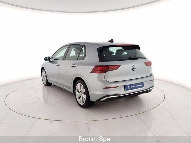 Usata VW Golf VIII Style 150 CV (110 kW) 2025 Grigio metallizzato Utilitaria