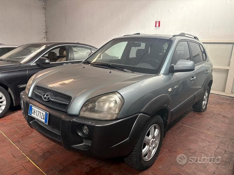 Second-hand Hyundai Tucson Active 140 CP (102 kW) 2007 Gri SUV
