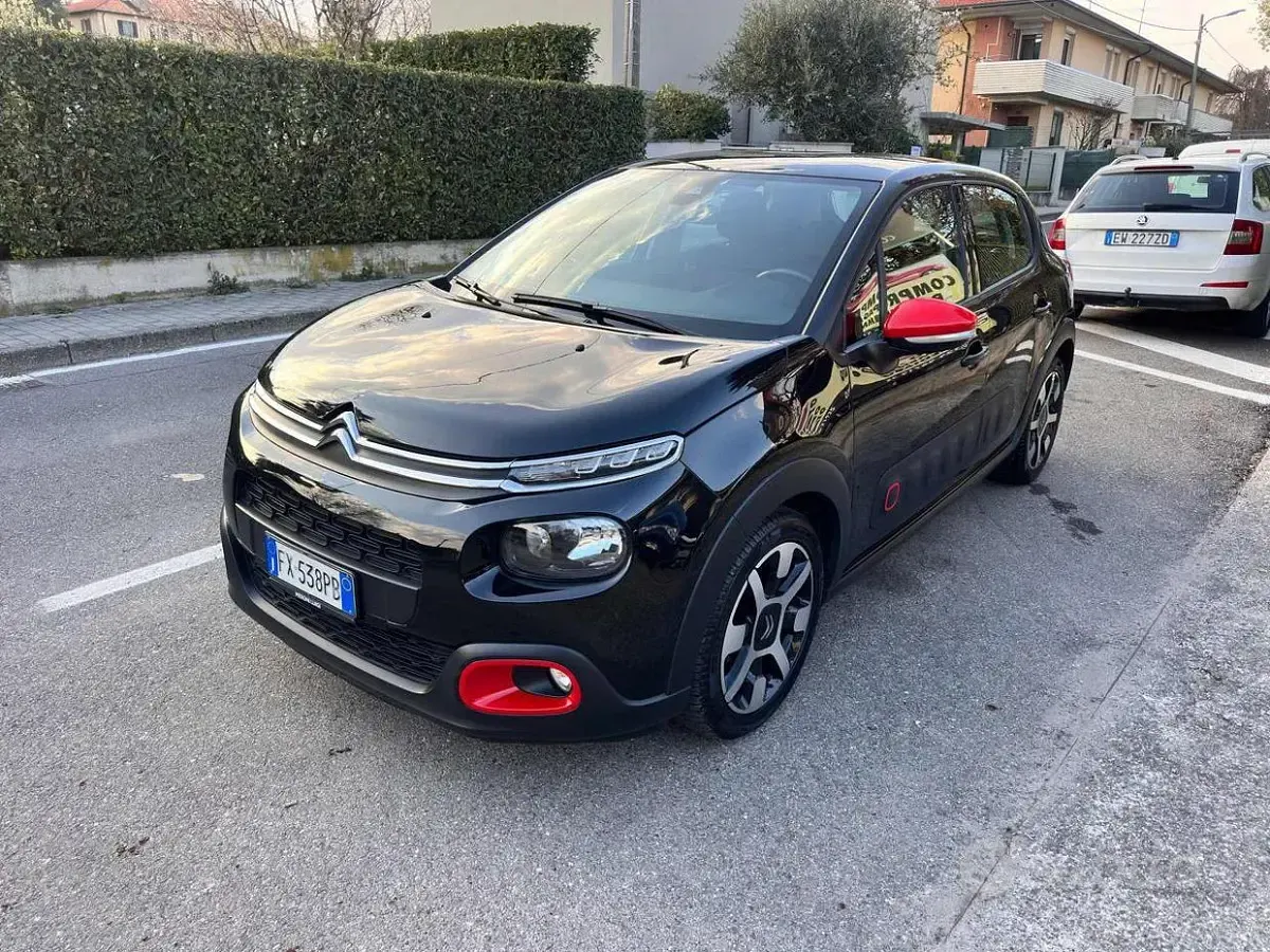 Begagnad Citroën C3 PureTech 83 HK (61 kW) 2019 Svart Halvkombi