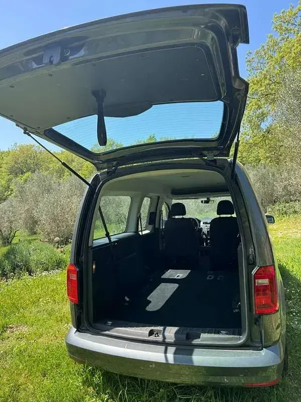 Usata VW Caddy Highline 2020 Grigio Monovolume