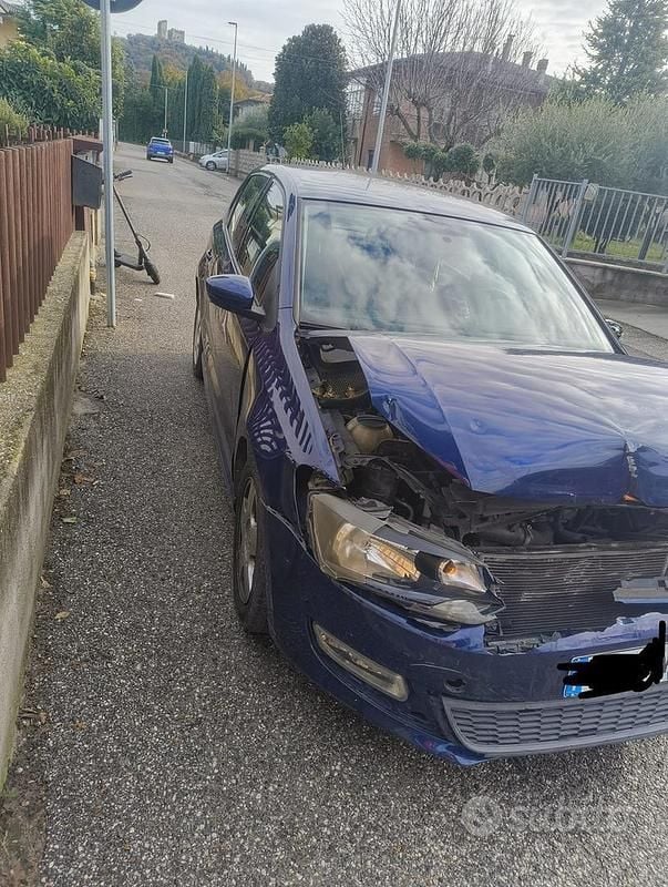 Usata VW Polo 2011 Blu Utilitaria