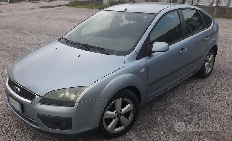 Usata Ford Focus 114 CV (83 kW) 2005 Blu/azzurro Berlina
