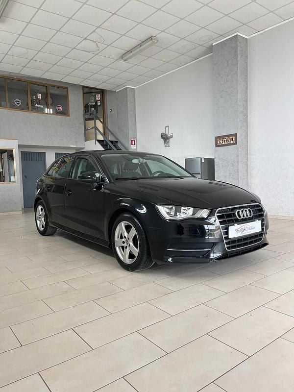Usata Audi A3 Attraction 110 CV (80 kW) 2014 Nero Berlina