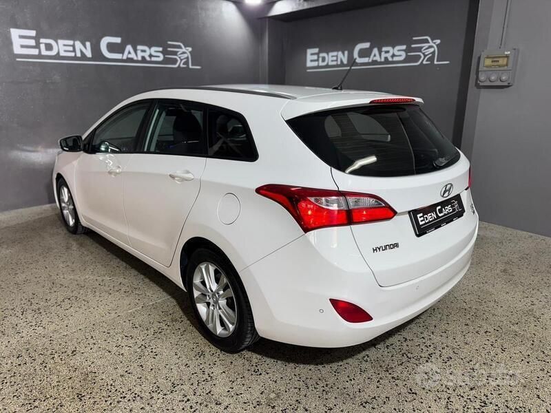 Usata Hyundai i30 Comfort 110 CV (80 kW) 2013 Bianco Station wagon