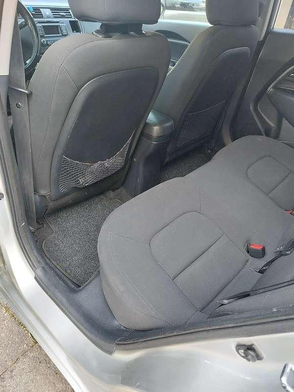 Argento Usata 2012 Kia Rio EX Tre volumi | 4000 € (Super prezzo) - Immagine 1/4