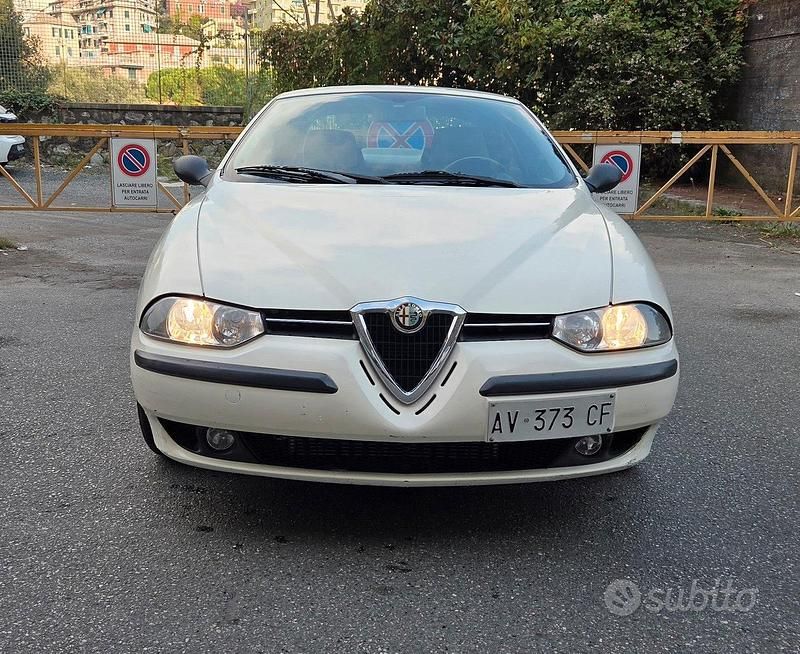 Usata Alfa Romeo 156 155 CV (114 kW) 1998 Bianco Berlina