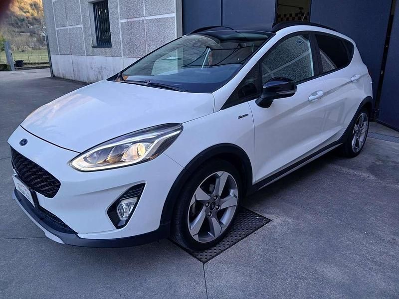 Usata Ford Fiesta Active 86 CV (63 kW) 2018 Bianco Berlina