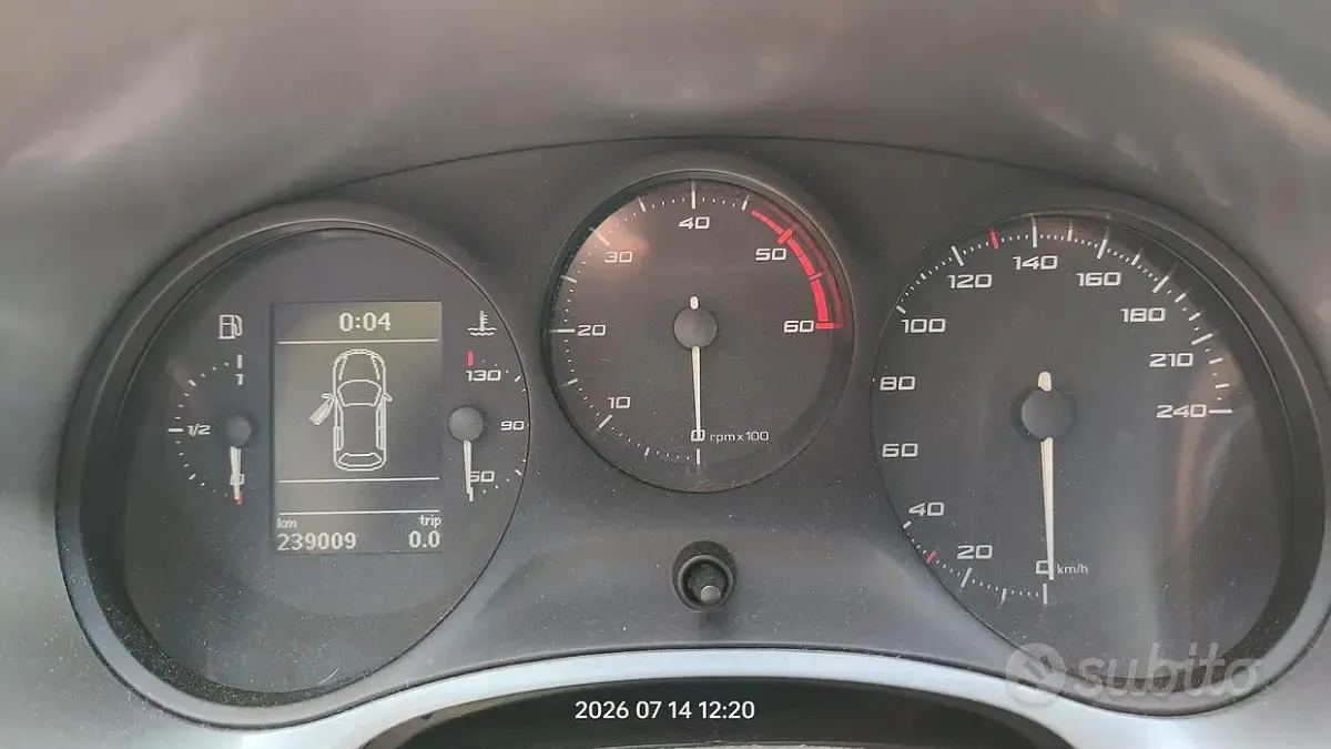 Usata Seat Leon Sport 105 CV (77 kW) 2011 Bianco Utilitaria