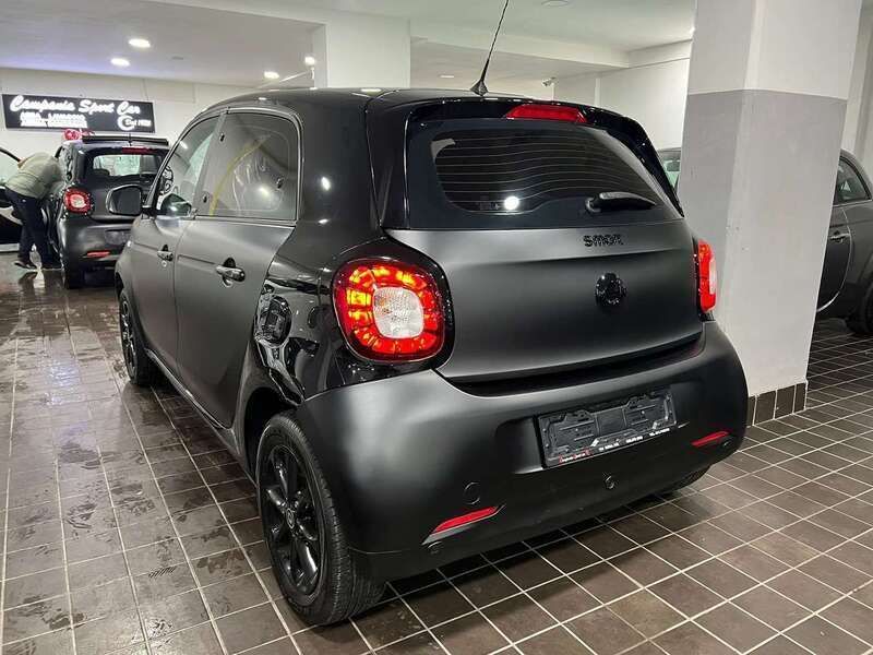 Usata Smart ForFour Passion 71 CV (52 kW) 2019 Blu marine Utilitaria