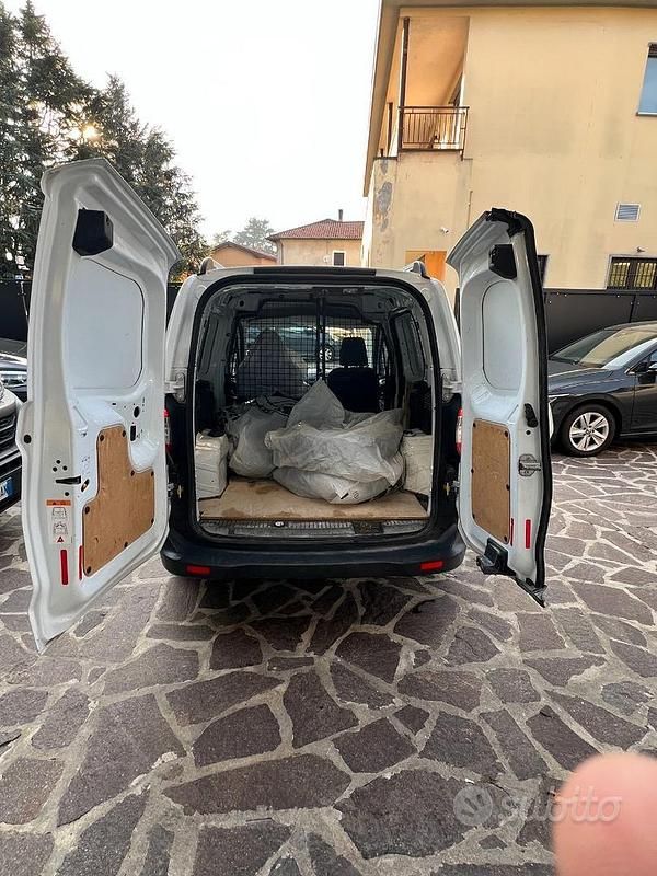 Usata Ford Transit 95 CV (69 kW) 2015 Bianco SUV