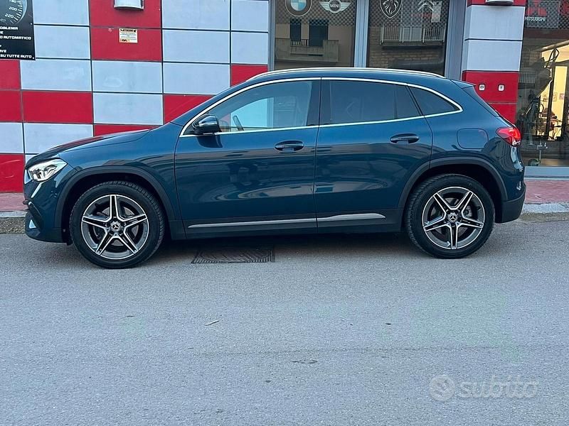 Usata Mercedes GLA250 Premium 160 CV (117 kW) 2021 Blu SUV