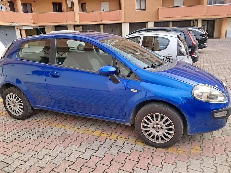 Usata Fiat Grande Punto 77 CV (56 kW) 2011 Utilitaria