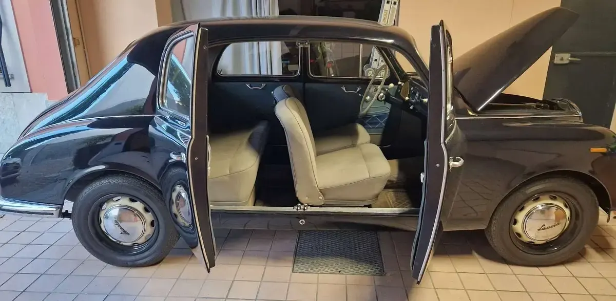 Usata Lancia Appia 39 CV (28 kW) 1955 Blu/azzurro Berlina