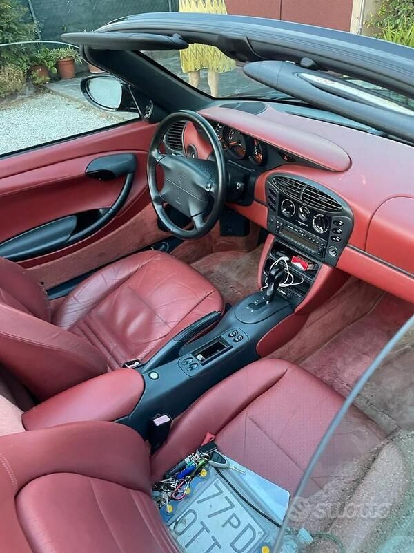 Usata Porsche Boxster 204 CV (150 kW) 1997 Nero Cabrio