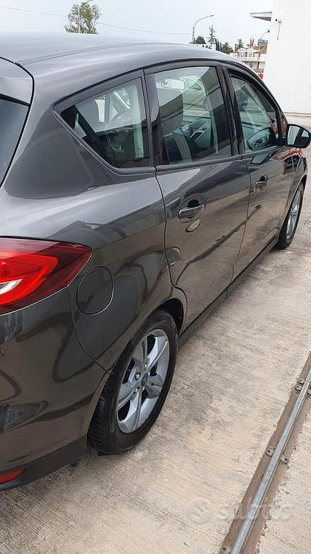 Usata Ford C-MAX Business Edition 120 CV (88 kW) 2017 Grigio Monovolume