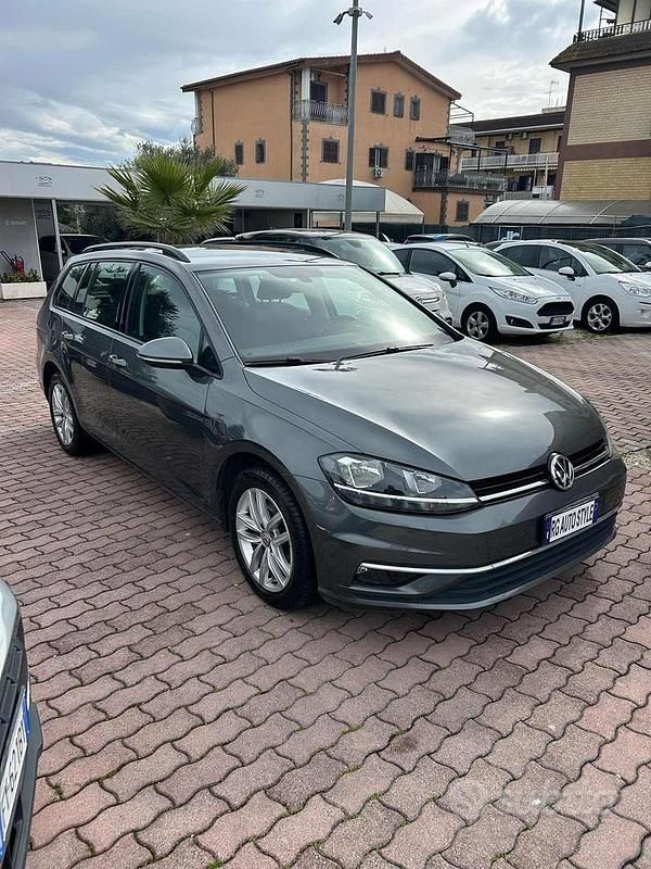 Usata VW Golf VII 116 CV (85 kW) 2018 Grigio Station wagon