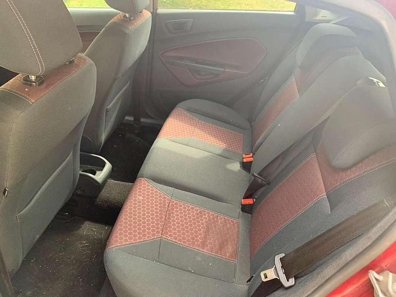 Usata Ford Fiesta 64 CV (47 kW) 2011 Grigio Utilitaria