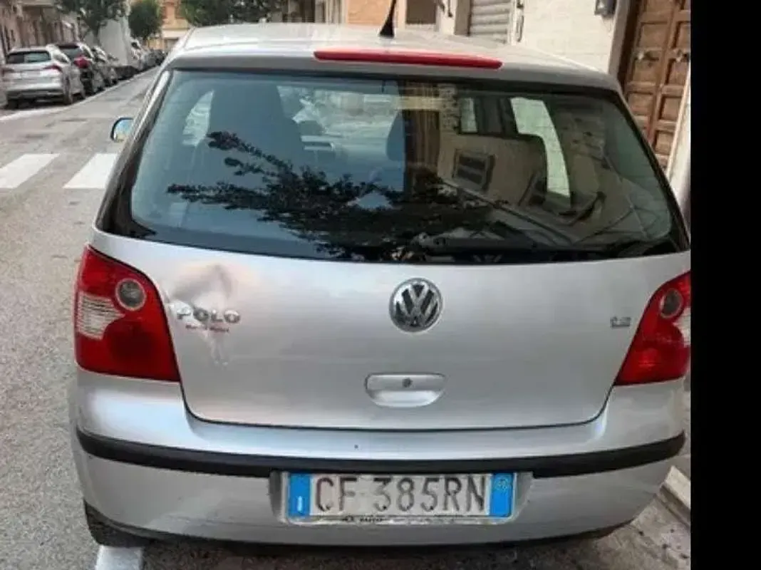 Usata VW Polo Trendline 64 CV (47 kW) 2003 Grigio Utilitaria