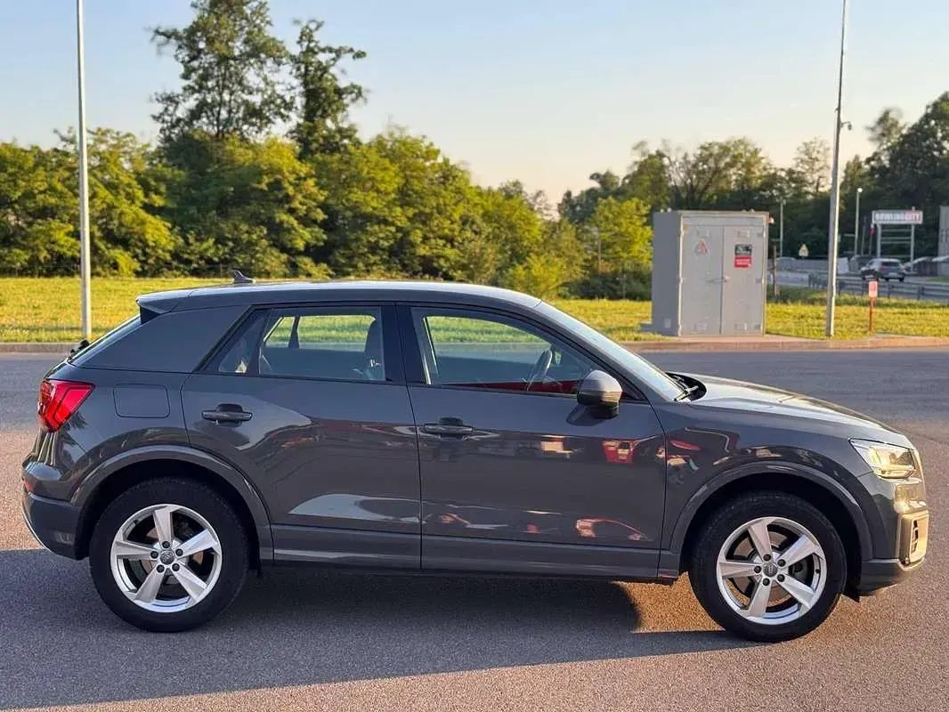 Usata Audi Q2 150 CV (110 kW) 2018 Grigio SUV