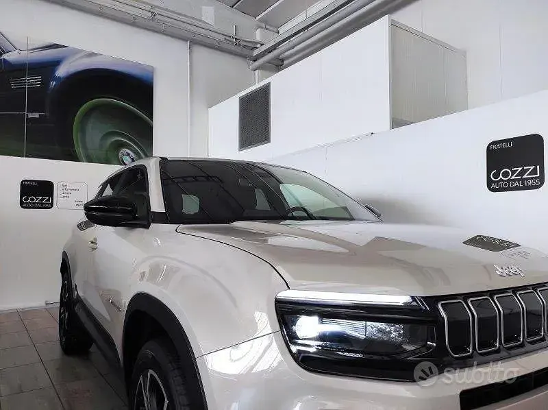 Nuova Jeep Avenger 101 CV (74 kW) 2026 Giallo SUV